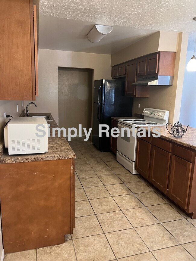 Foto del edificio - 12704 Copper Ave NE