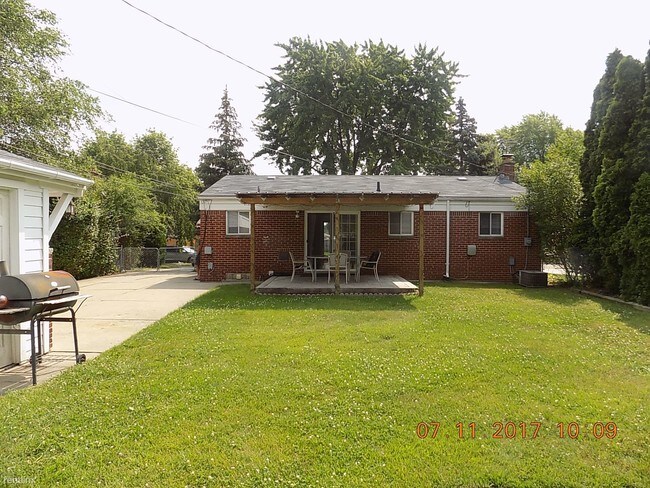 Building Photo - 2030 Parliament Dr