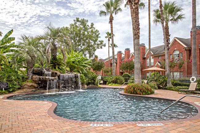 Foto del edificio - Miramar Townhomes