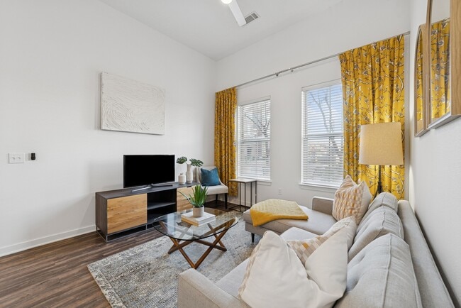 Foto del edificio - Mustang Station