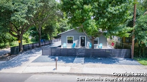 Building Photo - 555 Hansford St