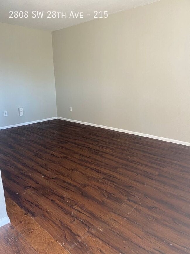 Foto del edificio - 2808 SW 28th Ave