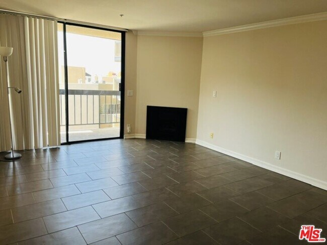 Foto del edificio - 7320 Hawthorn Ave