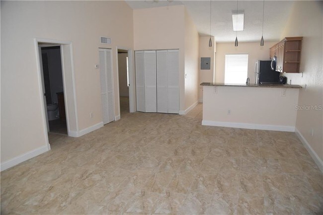 Building Photo - 3651 N Goldenrod Rd