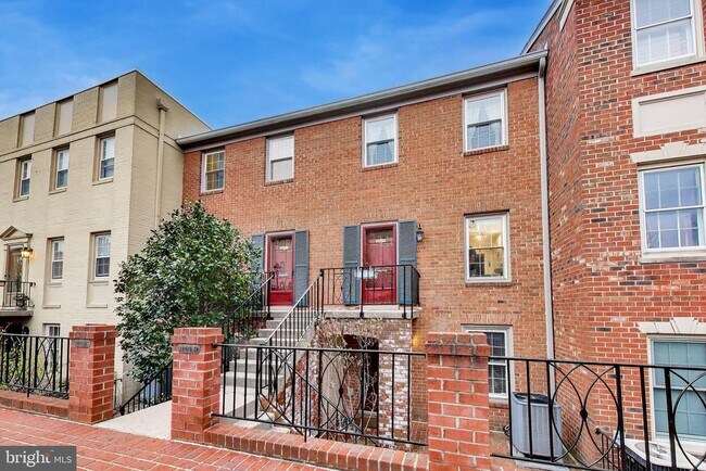 Building Photo - 1660 Beekman Pl NW