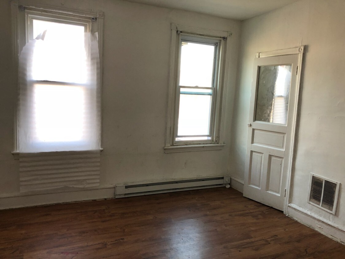 Foto principal - 2821 N Bambrey St