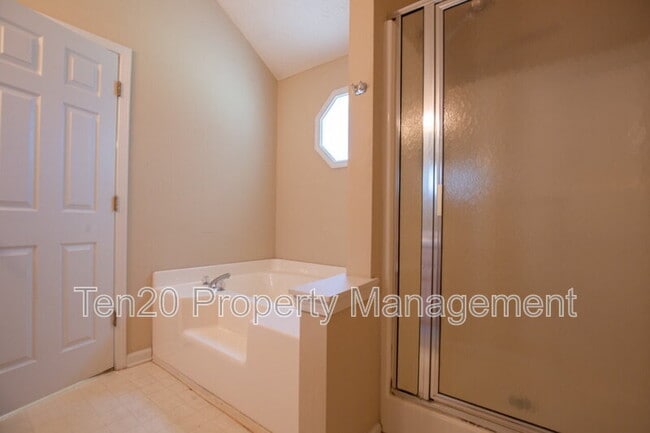Building Photo - 7240 Midland Chase Loop