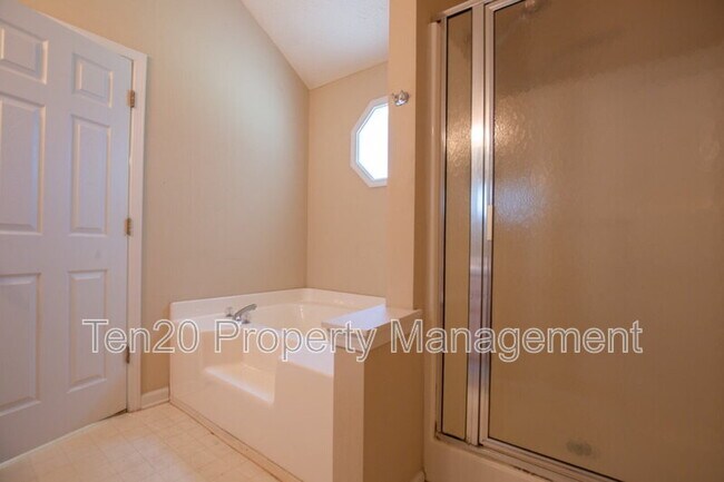 Foto del edificio - 7240 Midland Chase Loop