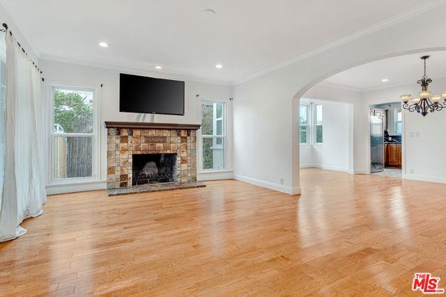 Primary Photo - 409 N Kilkea Dr