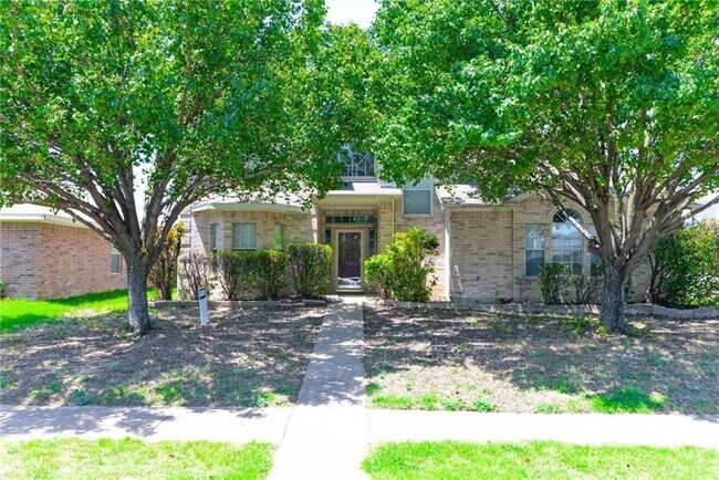 Building Photo - 447 Maple Grove Dr