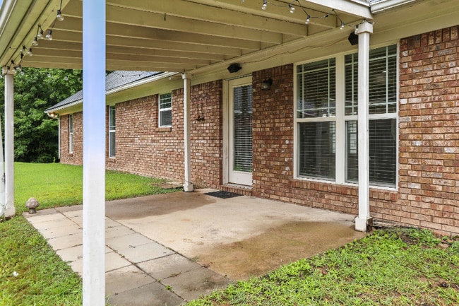 Building Photo - 131 Rock Ct