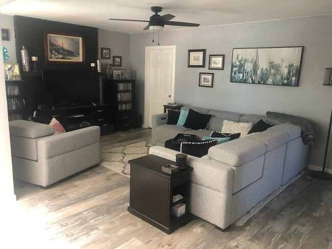 Living Room - 1209 E Campus Dr