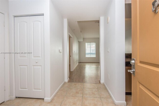 Building Photo - 7350 SW 89th St