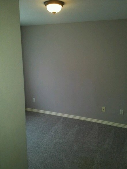 Foto del edificio - 245 Graystone Cir