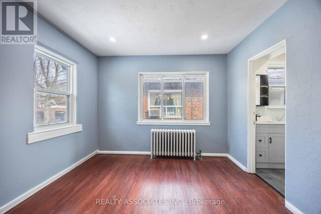 Photo du bâtiment - 162 Millwood Rd