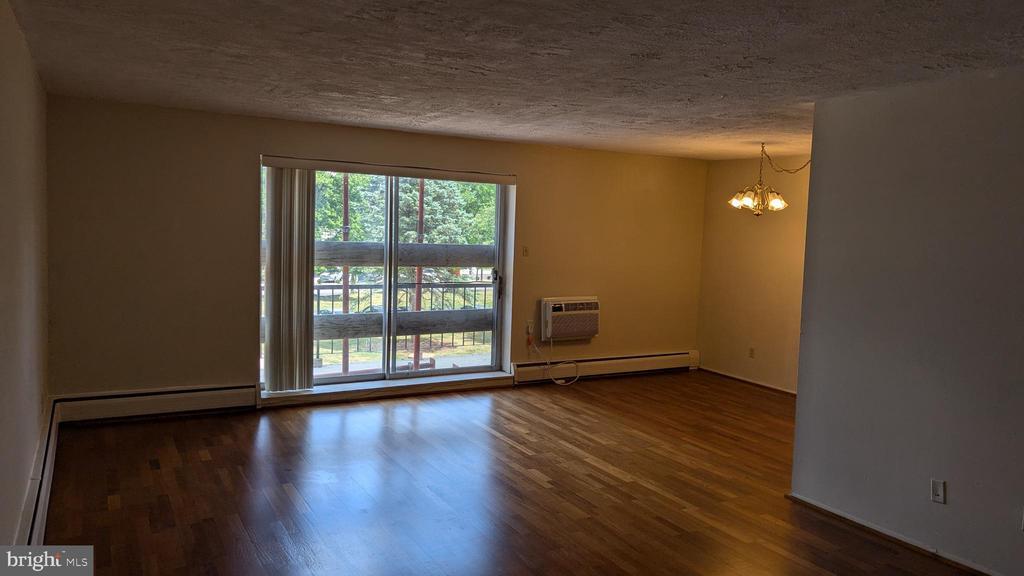 120 N Bethlehem Pike Unit 202A, Fort Washington, PA 19034 Room for