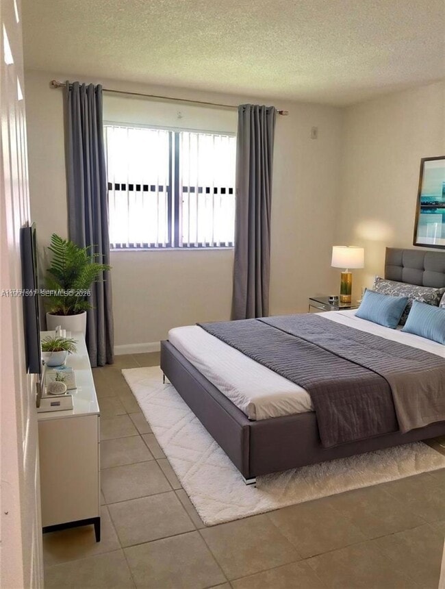 Foto del edificio - 7130 NW 179th St