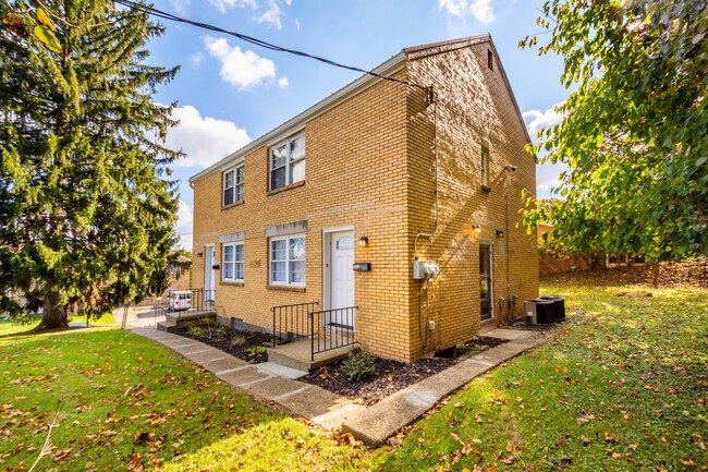 Building Photo - AVAILABLE FOR AUGUST 7TH!! Don't miss this FANTASTIC 1-bedroom in Penn Hills!