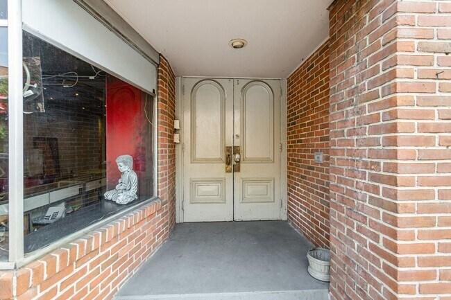 Foto del edificio - 32 W High St