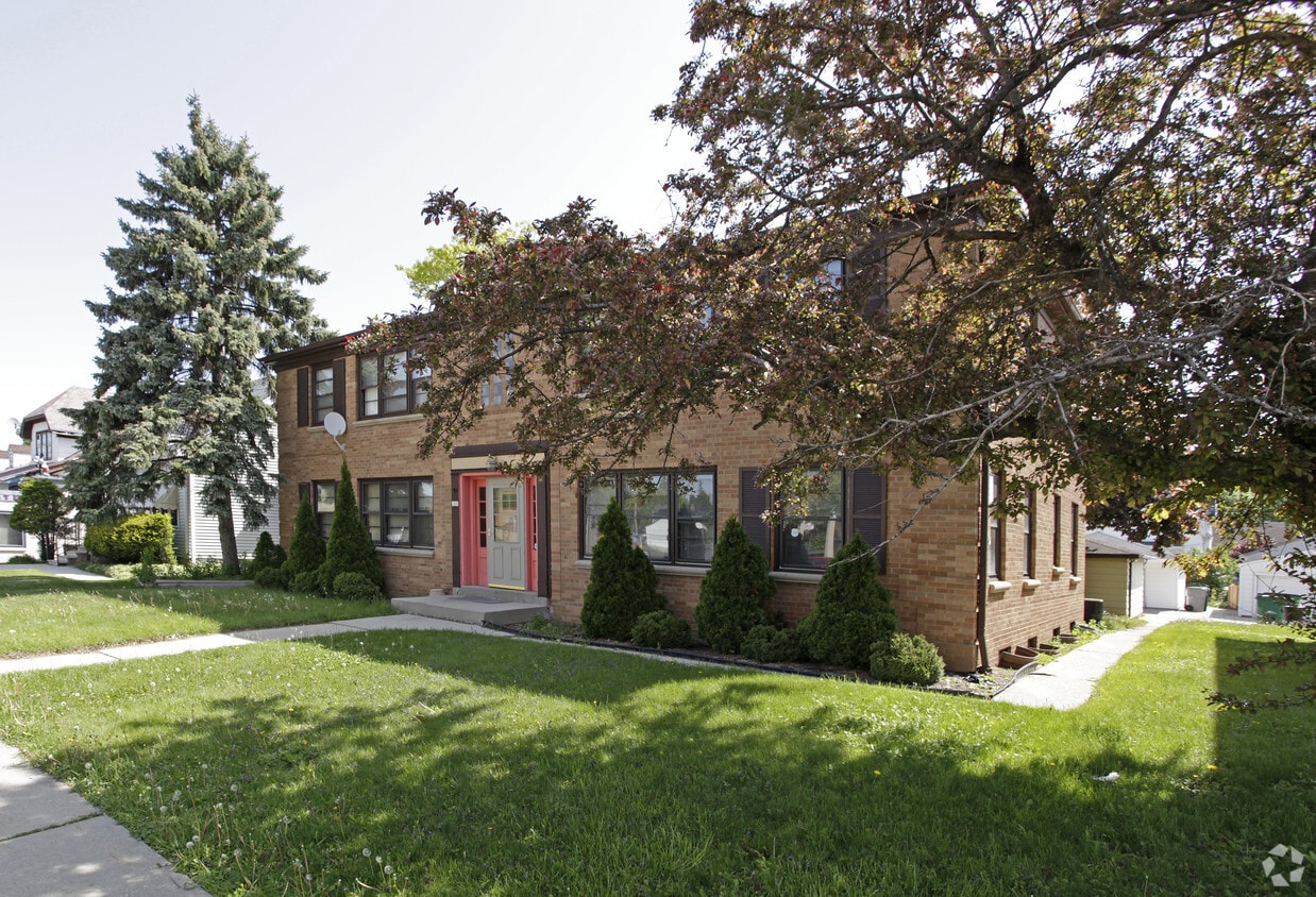 Primary Photo - 200 N 76th St