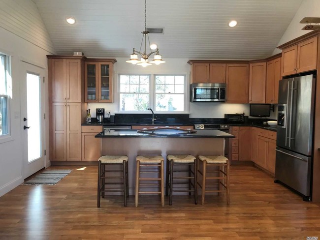 Foto del edificio - 2130 Plum Island Ln