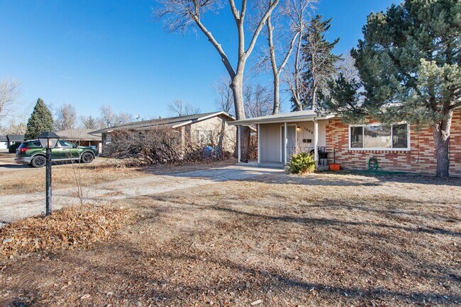 Building Photo - 3 Bedroom 1 Bath Duplex