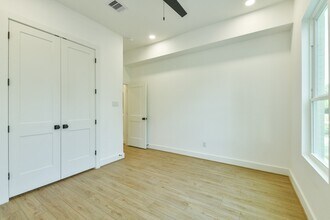 Building Photo - 164 Wallace St