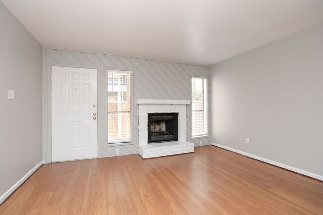 Building Photo - 2100 Wilcrest Dr