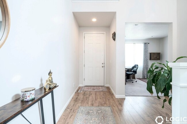 Building Photo - 12092 S Tower Arch Ln