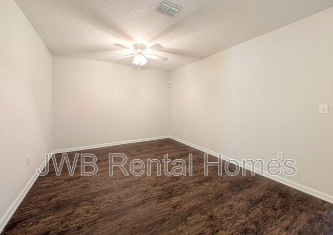 Building Photo - 7141 Timmerman Ln