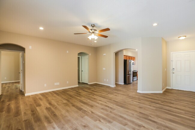 Foto del edificio - Beautiful 3-Bedroom Home in Tolleson, AZ