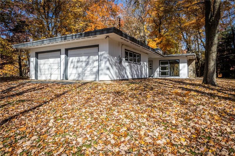 Foto principal - 412 Sawmill Run Rd