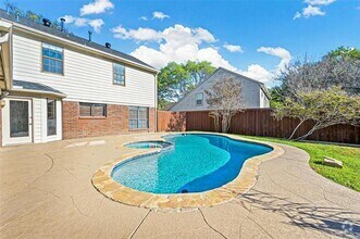 Building Photo - 1561 Yaggi Dr
