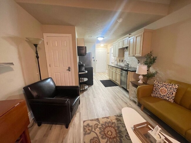 Building Photo - Furnished 2 bedroom 2 bath Condo - Apartment in a Gated Community,  Blue Eye, MO,  Near Branson, MO