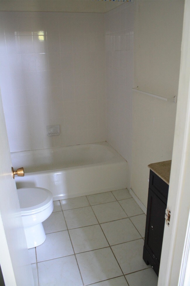 Photo - 737 East Avenue - 1