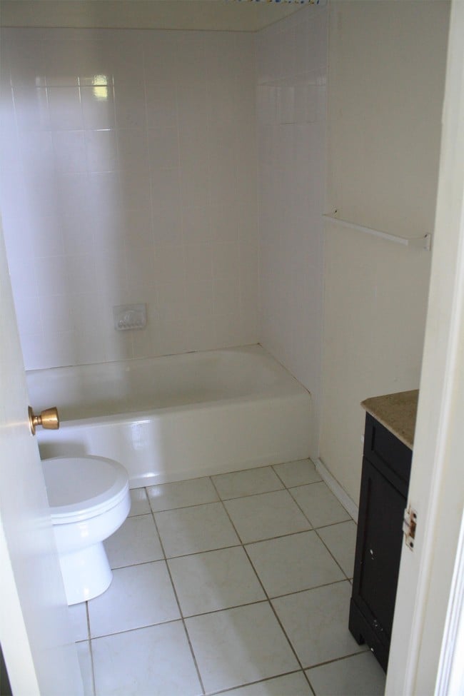 Photo - 737 East Avenue - 1
