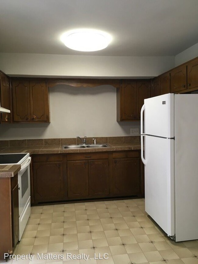 Building Photo - 407 S Chester St