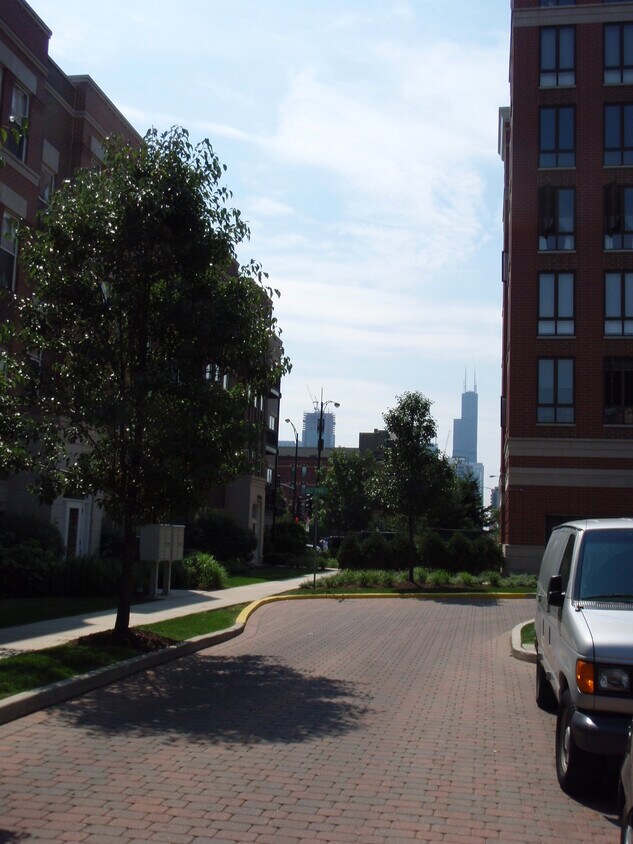 Foto principal - 1215 N Orleans Ct