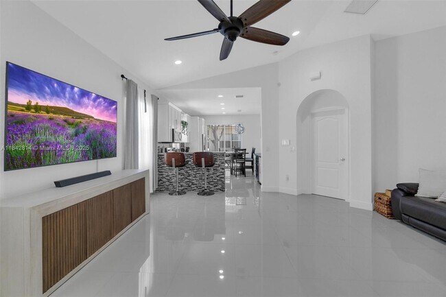 Foto del edificio - 3920 NE 13th Dr