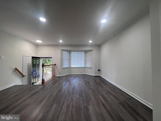 Foto del edificio - 6716 Scott Terrace