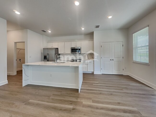 Building Photo - 37869 Dusty Saddle Ln