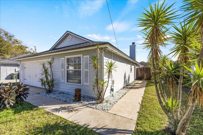 Building Photo - Atlantic Beach Pool Home!