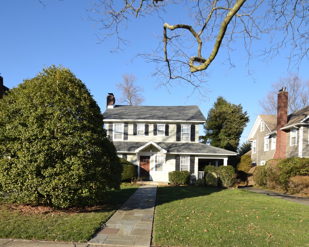 Primary Photo - 407 Philadelphia Blvd