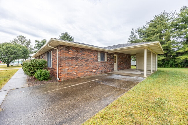 Building Photo - 2017 Erin Ct