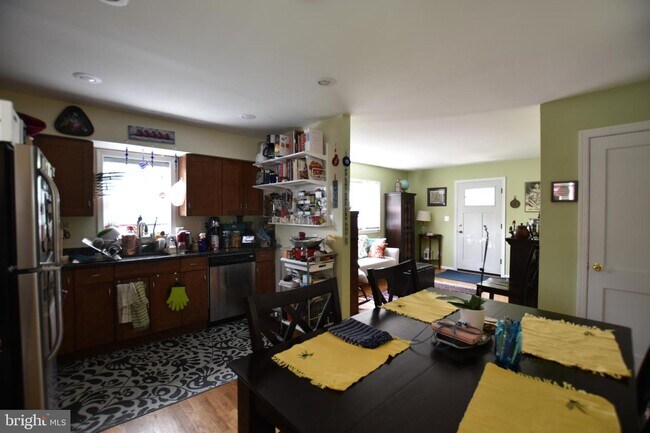 Foto del edificio - 1504 Crest Rd