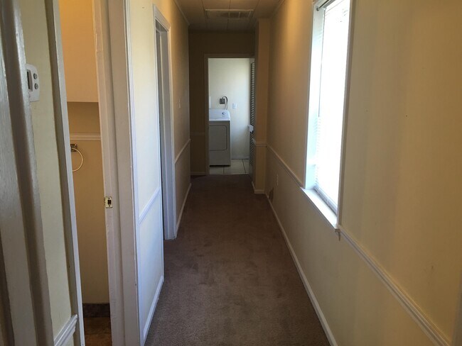 Foto del edificio - 723 Midland Ave