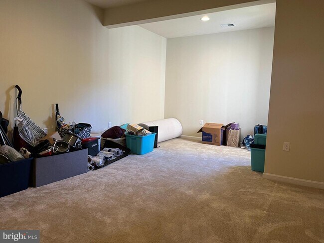 Building Photo - 411 Klee Dr