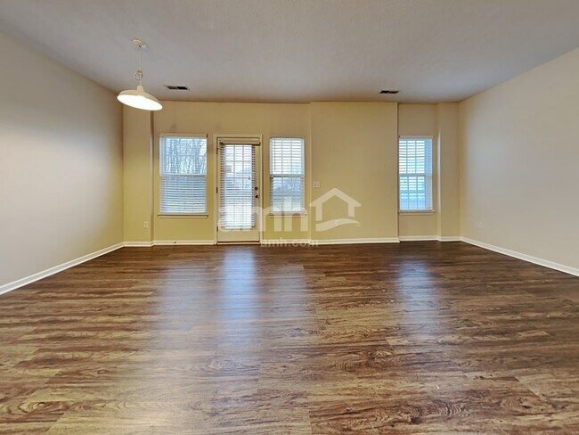 Building Photo - 5929 Marsh Circle