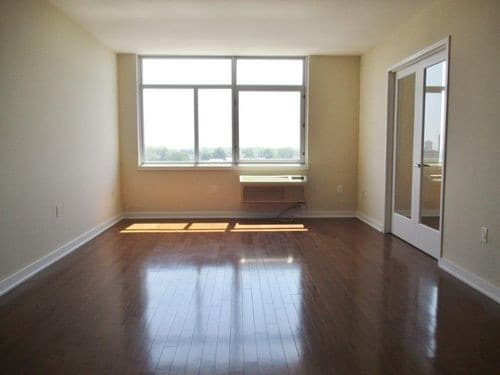 Building Photo - 305 Palisade Ave