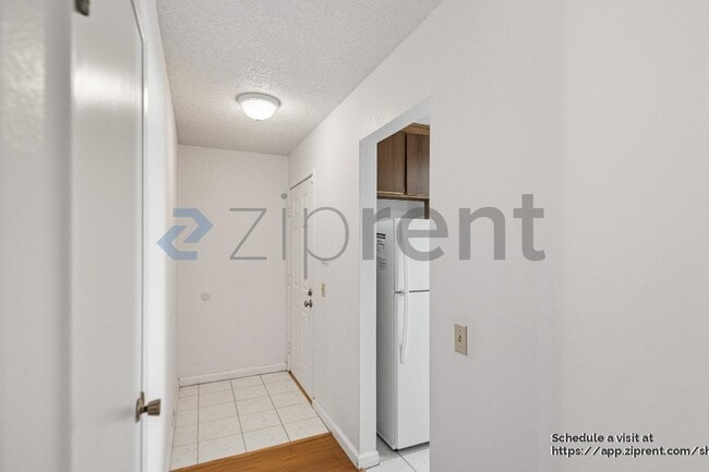 Foto del edificio - 2547 Easton Ln
